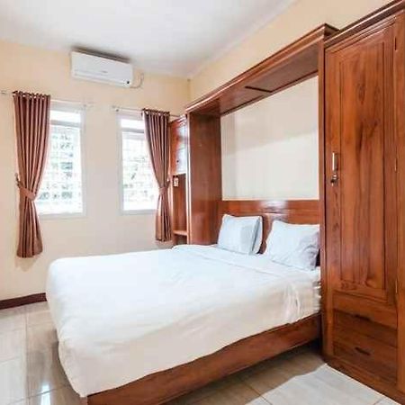 Отель Aquina House Богор Экстерьер фото
